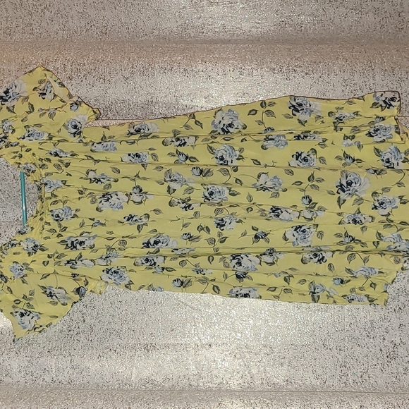 NWT Yellow and Blue off the shoulder Floral Dress - Size S - Picture 1 of 3